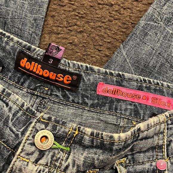 Y2K Dollhouse Low Rise Capris - Picture 2 of 5